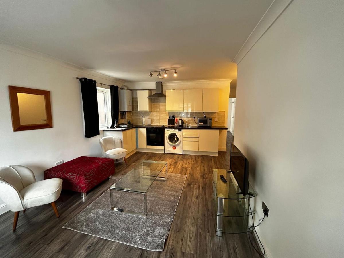 The Ruislip Apartment Exterior photo